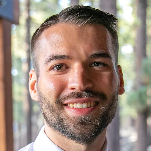 Headshot photo of Austin Rovinski
