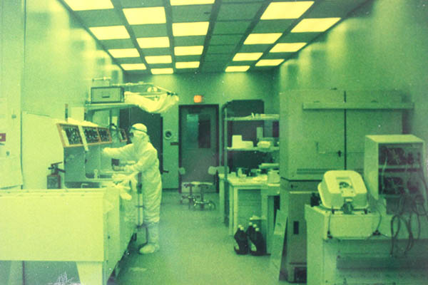 The Solid-State Electronics Laboratory in 1988